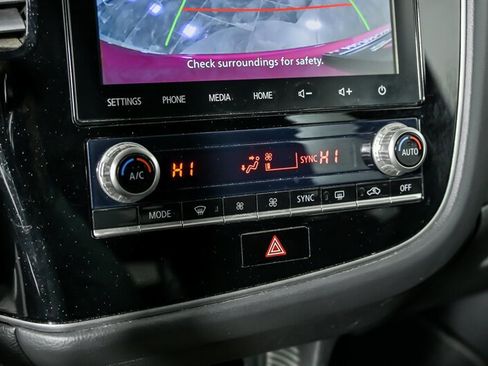 Used 2021 Mitsubishi Outlander SEL image 32