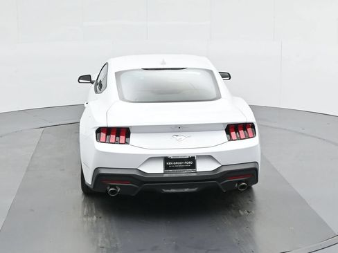 Used 2025 Ford Mustang Coupe RWD image 38