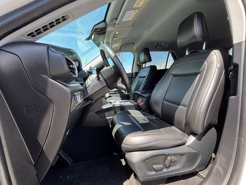 Used 2022 Ford Explorer XLT w/ Equipment Group 202A RWD image 11