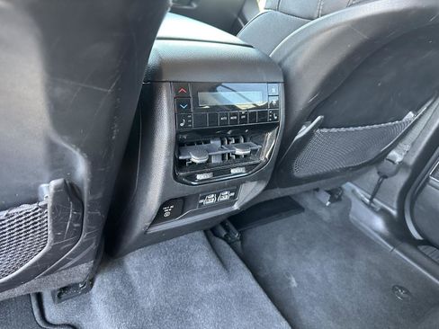 Used 2022 Jeep Grand Cherokee L Limited AWD/4WD image 16