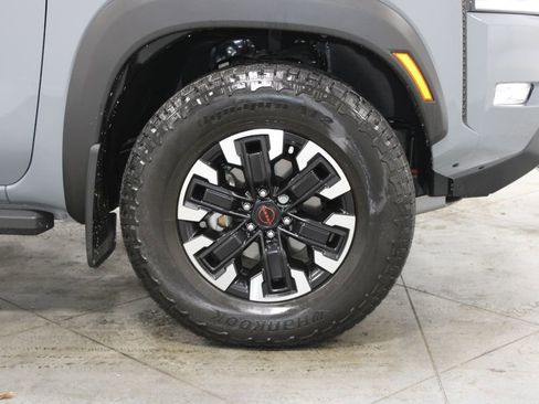 Used 2024 Nissan Frontier PRO-4X w/ Pro Convenience Package image 12