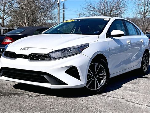 Used 2024 Kia Forte LXS image 1