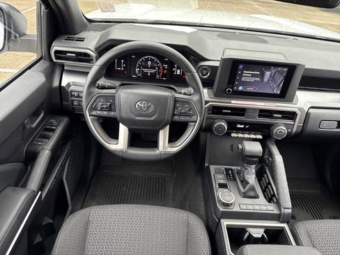 Used 2025 Toyota 4Runner SR5 image 18