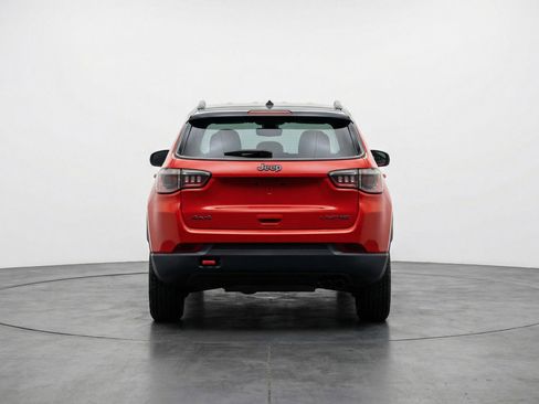 Used 2025 Jeep Compass Trailhawk image 7