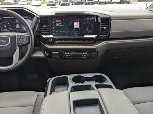Used 2025 GMC Sierra 1500 SLE AWD/4WD image 16