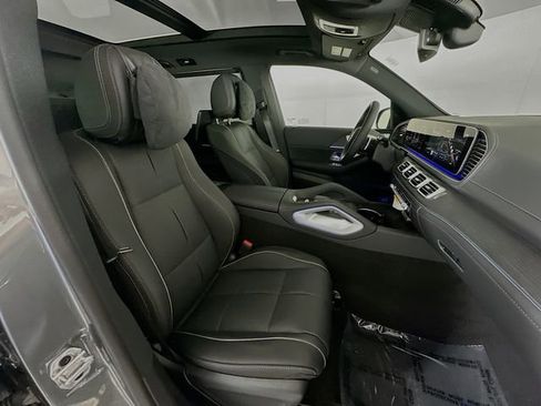New 2026 Mercedes-Benz GLS 580 4MATIC image 31