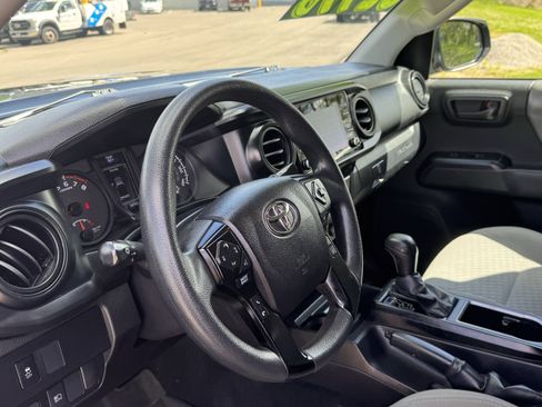 Used 2022 Toyota Tacoma SR w/ SX Package AWD/4WD image 17