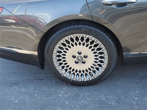 Used 2022 Genesis G80 2.5T w/ Advanced Package image 5