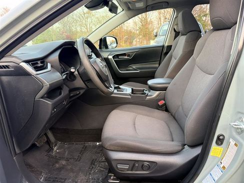 Used 2019 Toyota RAV4 XLE AWD/4WD image 28
