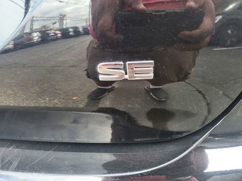 Used 2024 Mitsubishi Outlander SE image 7