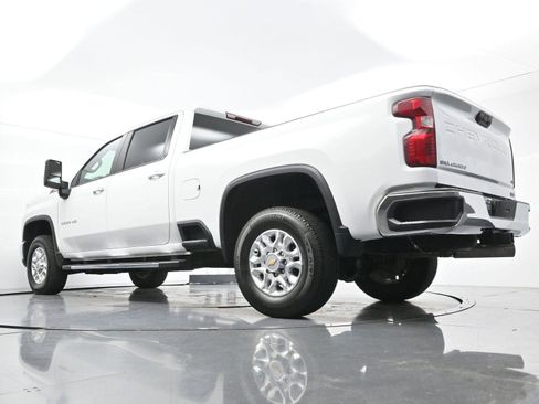 Used 2025 Chevrolet Silverado 2500 LT AWD/4WD image 42