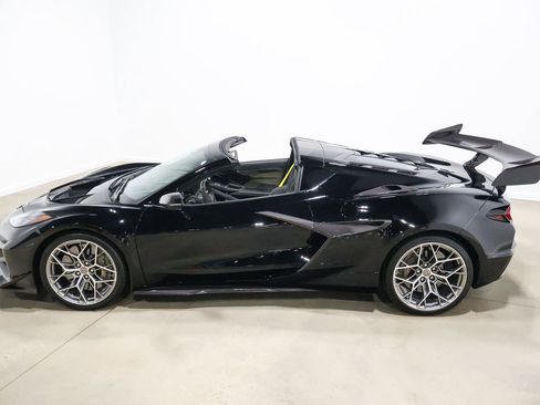 Used 2026 Chevrolet Corvette ZR1 w/ ZR1 Carbon Fiber Aero Package image 14