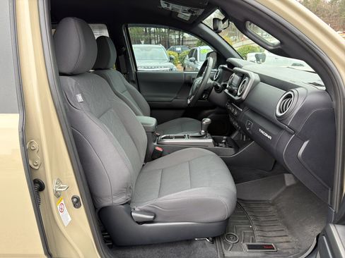 Used 2019 Toyota Tacoma TRD Off-Road image 24