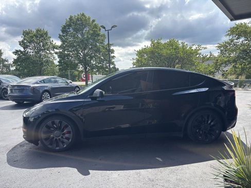 Used 2022 Tesla Model Y Performance AWD/4WD image 6