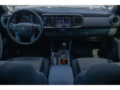 Used 2021 Toyota Tacoma TRD Off-Road w/ Technology Package AWD/4WD image 12