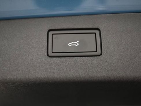 New 2026 Volkswagen Tiguan SE image 21