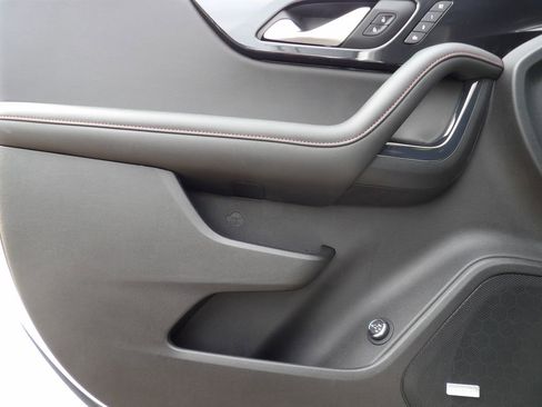 Used 2022 Chevrolet Blazer RS w/ Enhanced Convenience Package image 11