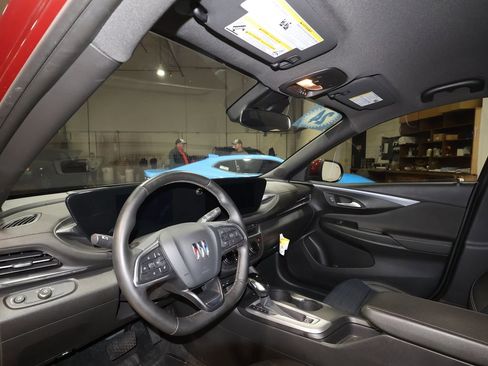 Certified 2024 Buick Envista Preferred w/ Convenience I Package image 9