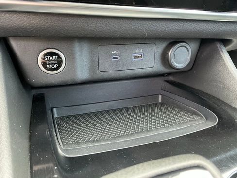 Used 2023 Nissan Rogue S image 35