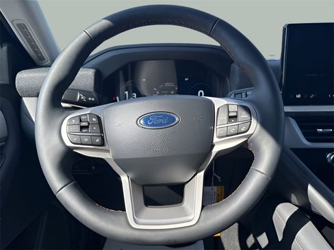 New 2025 Ford Explorer Active w/ Active Comfort Package image 28