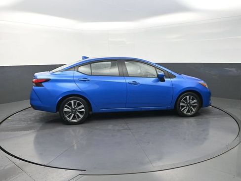 Used 2024 Nissan Versa SV FWD image 9