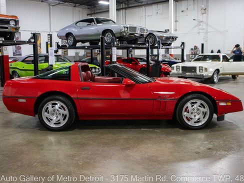 Used 1990 Chevrolet Corvette ZR-1 RWD image 9