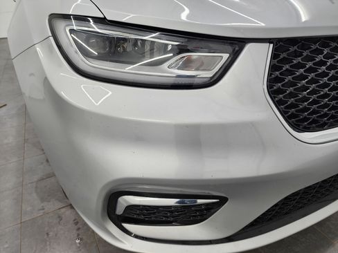 Used 2024 Chrysler Pacifica Touring-L image 24