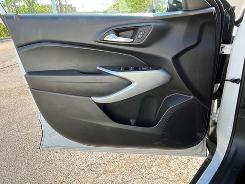 Certified 2024 Chevrolet Trax RS FWD image 9