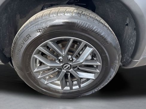 Used 2024 Nissan Rogue S FWD image 31
