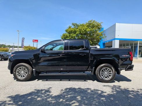 Used 2024 Chevrolet Colorado LT w/ LT Convenience Package II AWD/4WD image 5