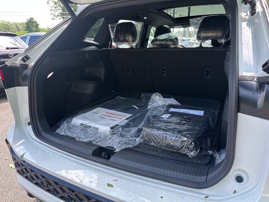 New 2026 Volkswagen Tiguan SE R-Line AWD/4WD image 18