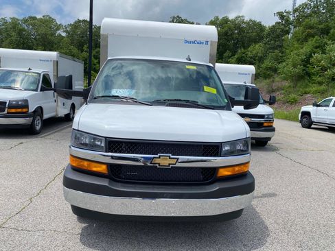 New 2025 Chevrolet Express 3500 w/ Power Convenience Package image 2