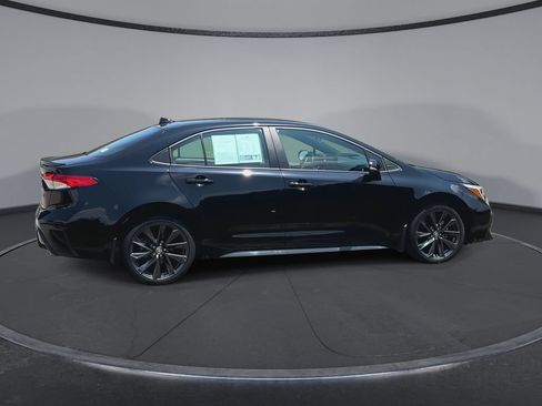 Used 2025 Toyota Corolla SE FWD image 9