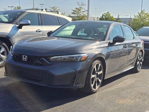 Used 2025 Honda Civic Sport image 3
