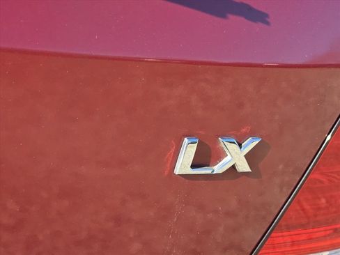 Used 2009 Kia Sorento LX image 4