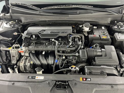 Used 2022 Hyundai Elantra Limited w/ Cargo Package FWD image 19