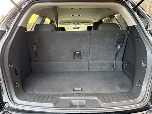 Used 2016 Chevrolet Traverse LT w/ Style and Technology Package image 11