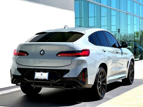 Certified 2025 BMW X4 xDrive30i w/ Premium Package image 4