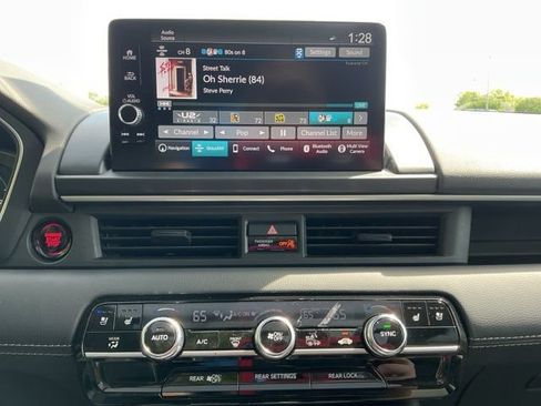 Certified 2023 Honda Pilot Elite image 17