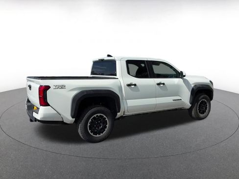 Used 2025 Toyota Tacoma TRD Off-Road AWD/4WD image 15