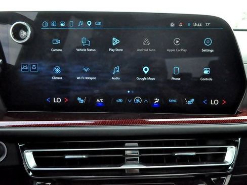 Used 2025 Chevrolet Traverse Z71 w/ Driver Confidence Package AWD/4WD image 35