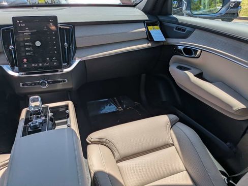 New 2026 Volvo XC90 T8 Ultra w/ Protection Package Premier AWD/4WD image 19