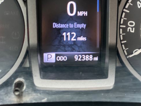 Used 2016 Toyota Tacoma TRD Off-Road image 24