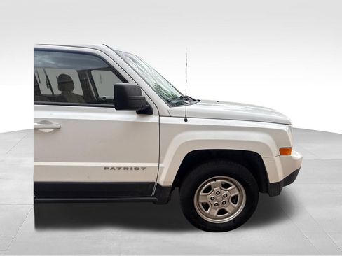 Used 2015 Jeep Patriot Sport w/ Power Value Group FWD image 32