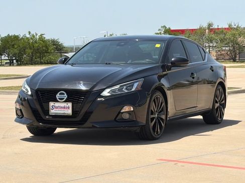 Used 2022 Nissan Altima 2.5 SR w/ Midnight Edition Package FWD image 3