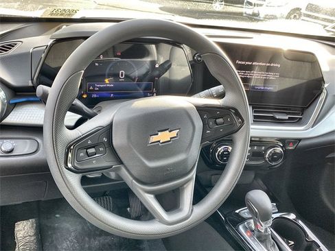 Used 2026 Chevrolet Trax LT image 11