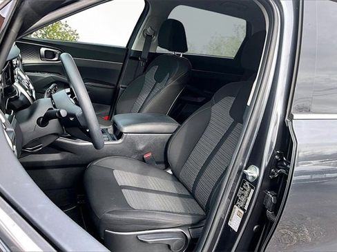 Used 2023 Kia Sorento LX image 23