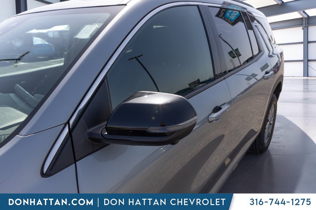 Used 2024 Chevrolet Traverse LT FWD image 32