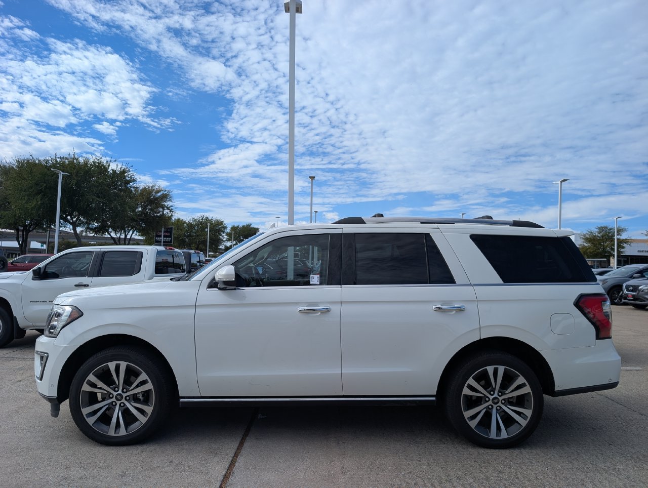 Used 2021 Ford Expedition Limited RWD image 3