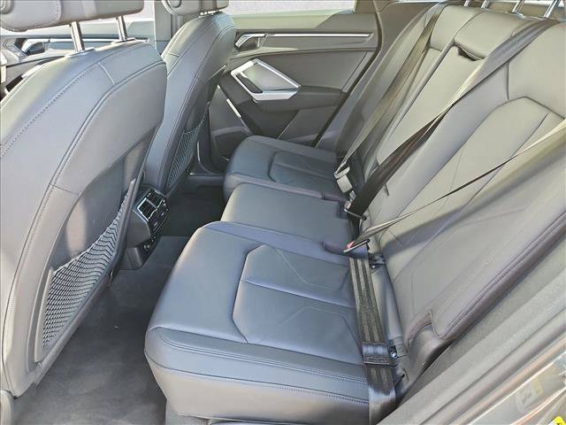 Used 2022 Audi Q3 2.0T Premium AWD/4WD image 18